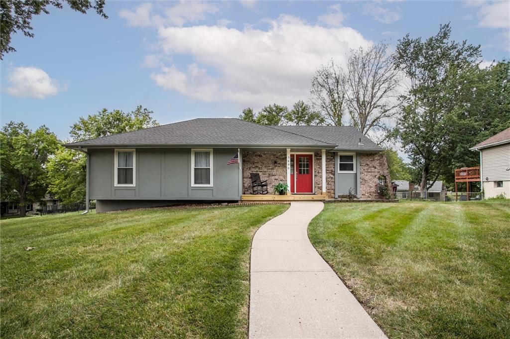 3800 NE Carriage St, Lee's Summit, MO 64064