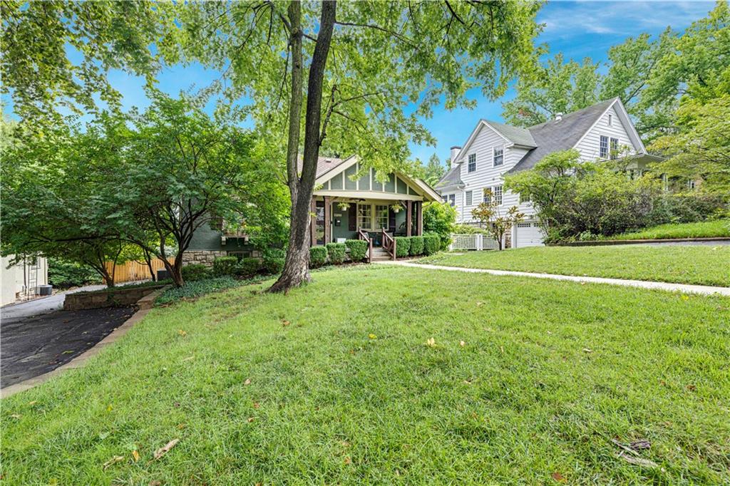 4921 Wyoming St, Kansas City, MO 64112