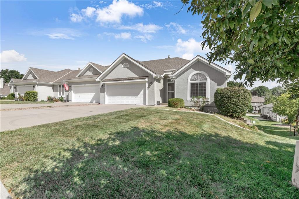 9613 N Locust Dr, Kansas City, MO 64155