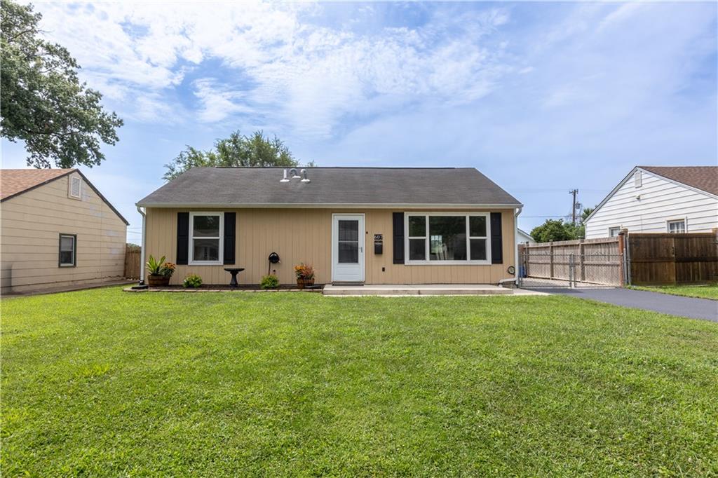 607 NE 66th Ter, Gladstone, MO 64118