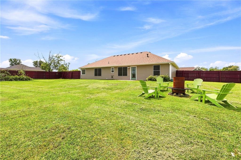 389 SE 971 Rd, Knob Noster, MO 65336