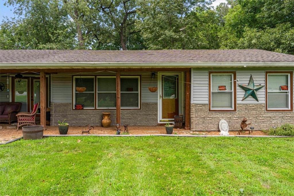 13810 Byars Rd, Grandview, MO 64030