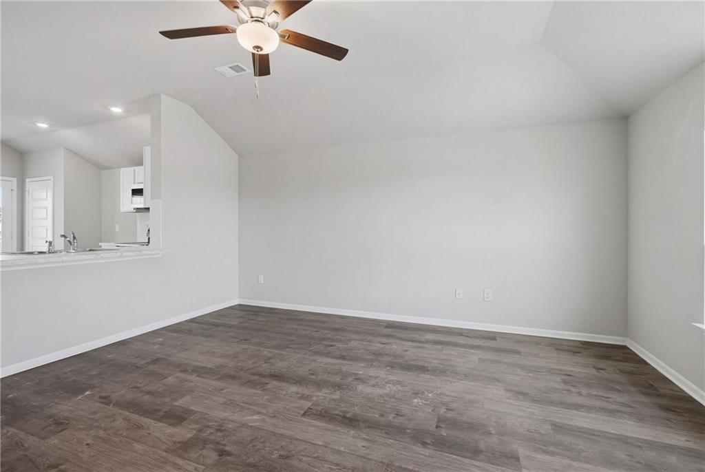 20313 W 195th St, Spring Hill, KS 66083