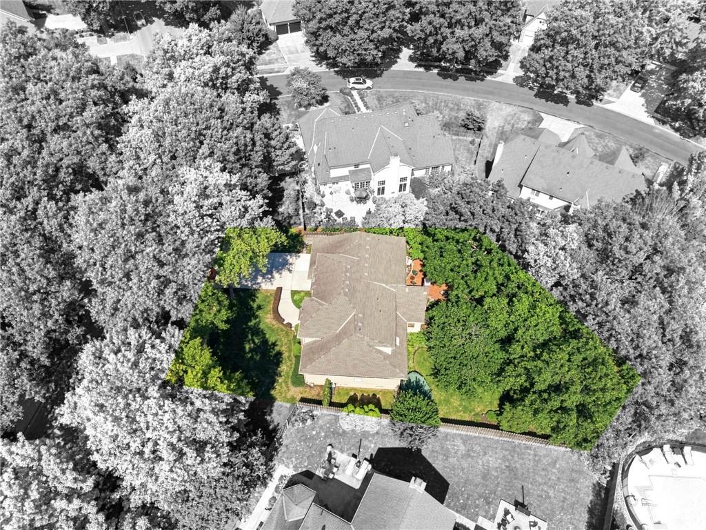 4965 Somerset Dr, Prairie Village, KS 66207