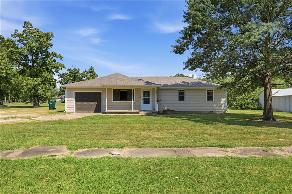 204 N Burnett St, Girard, KS 66743