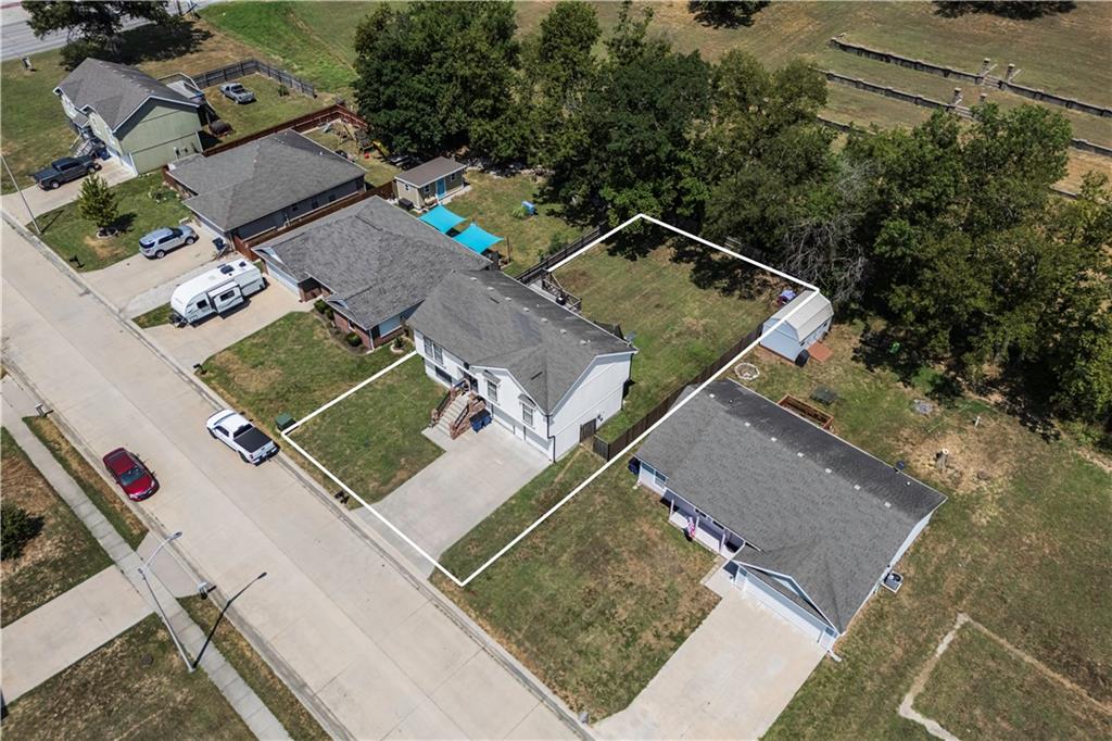 110 E John St, Coffeyville, KS 67337