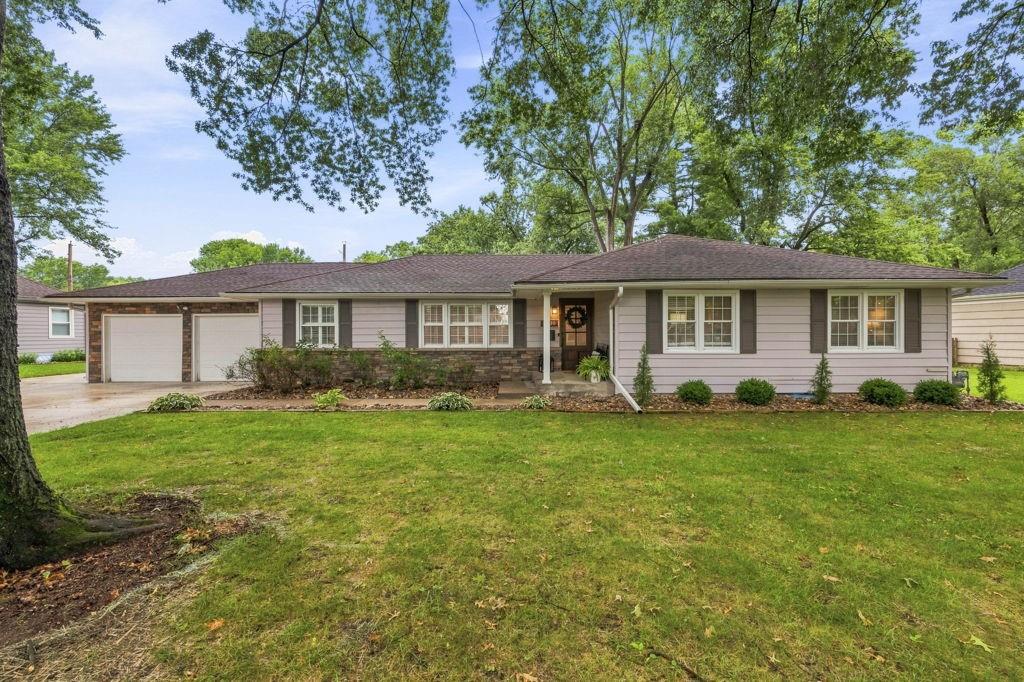 4020 W 96th St, Overland Park, KS 66207