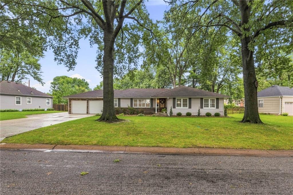 4020 W 96th St, Overland Park, KS 66207