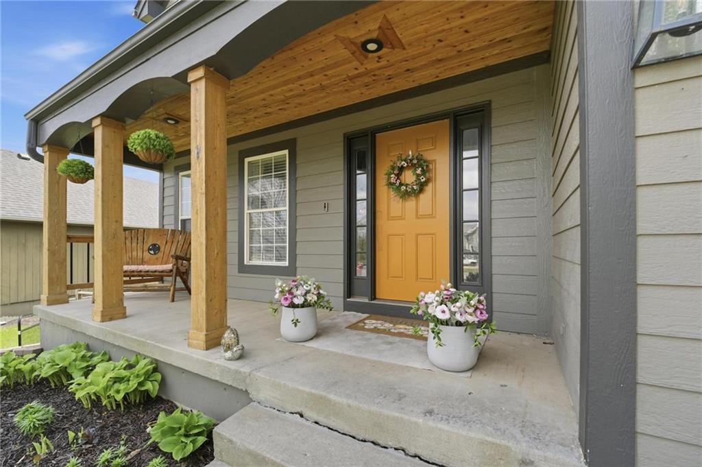 215 E Whispering Hills Blvd, Lone Jack, MO 64070