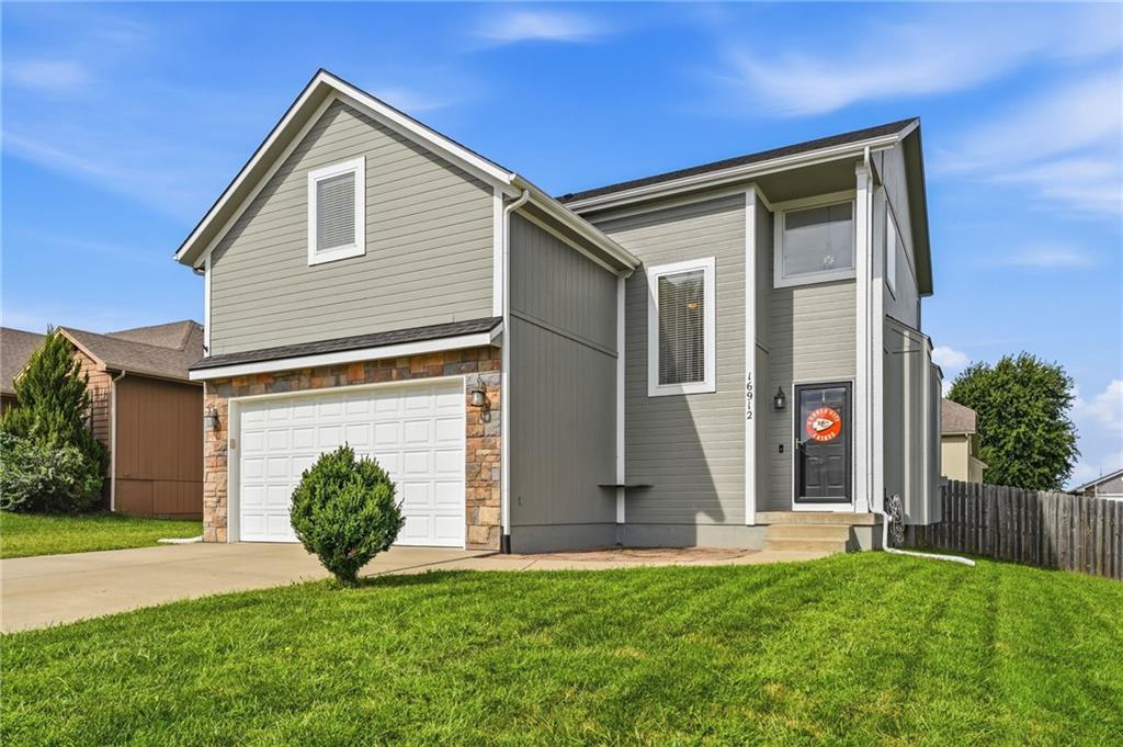 16912 Summit Dr, Belton, MO 64012
