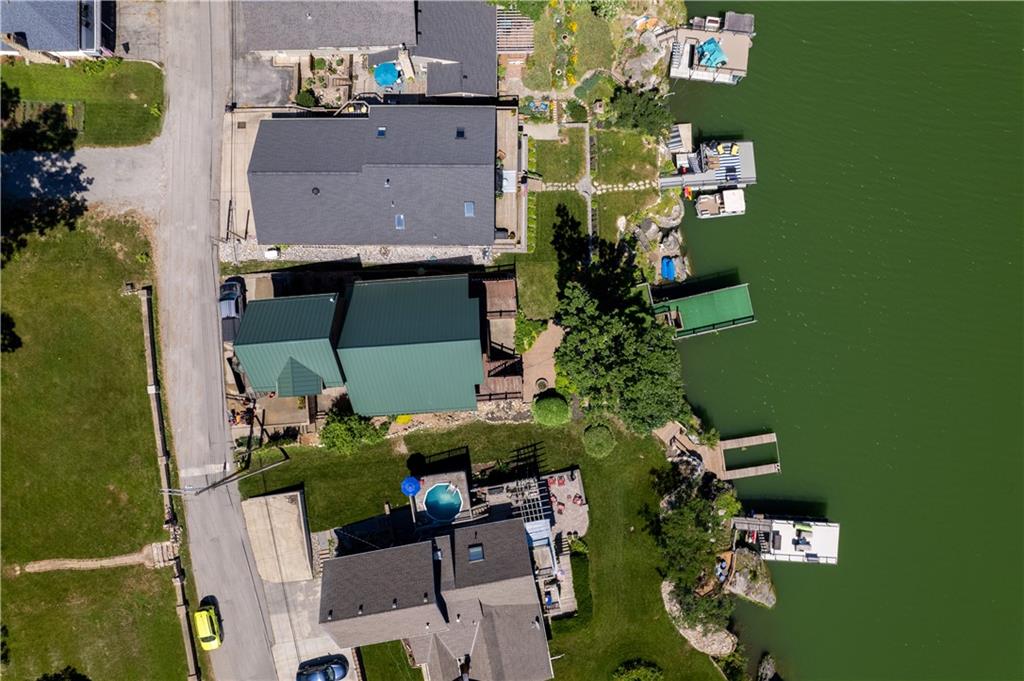 27 Beach Dr, Lake Tapawingo, MO 64015