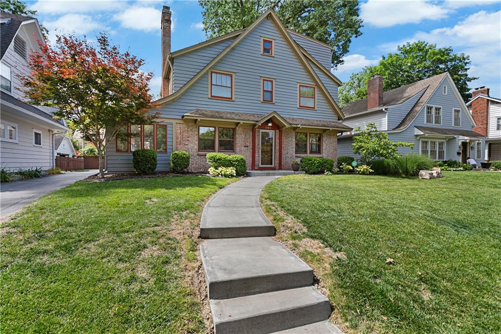 109 W 65th St, Kansas City, MO 64113