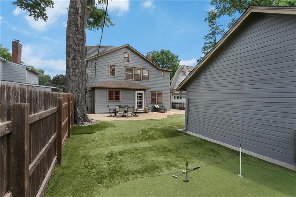 109 W 65th St, Kansas City, MO 64113