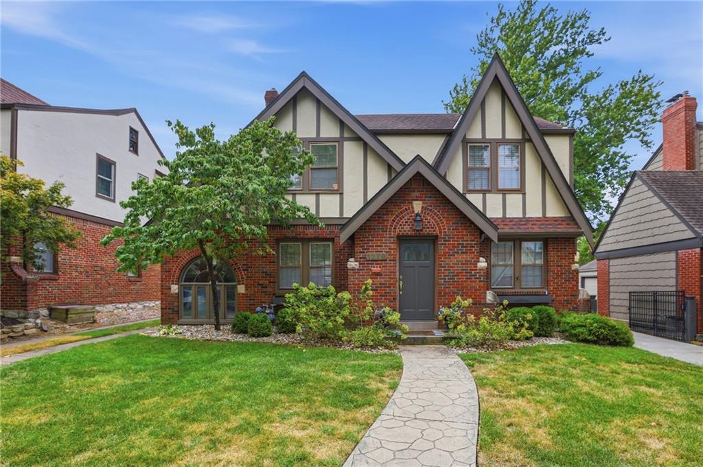 1279 W 72nd Ter, Kansas City, MO 64114