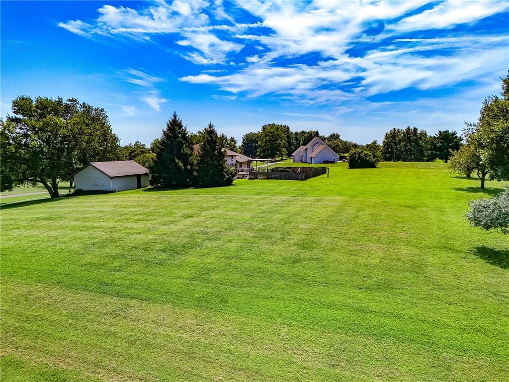 6 Delaney Dr, St Joseph, MO 64507