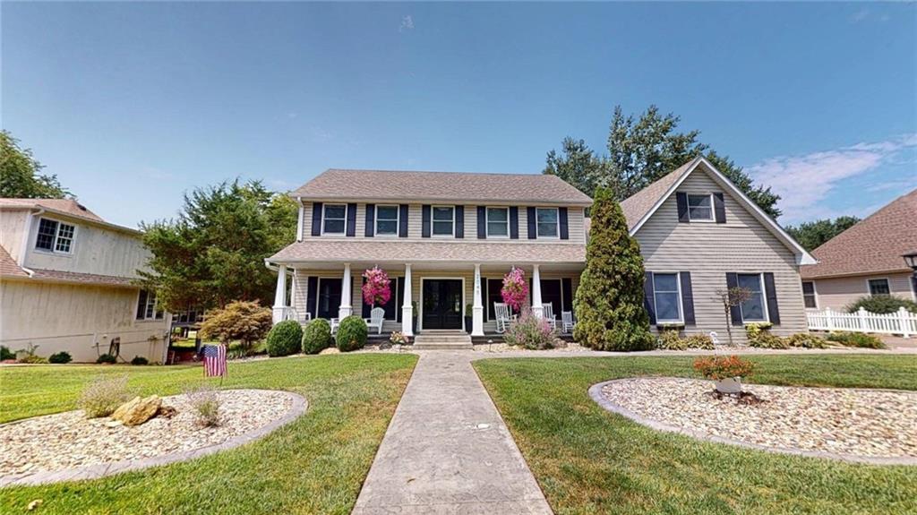 2045 Twin Pines Dr, Sedalia, MO 65301