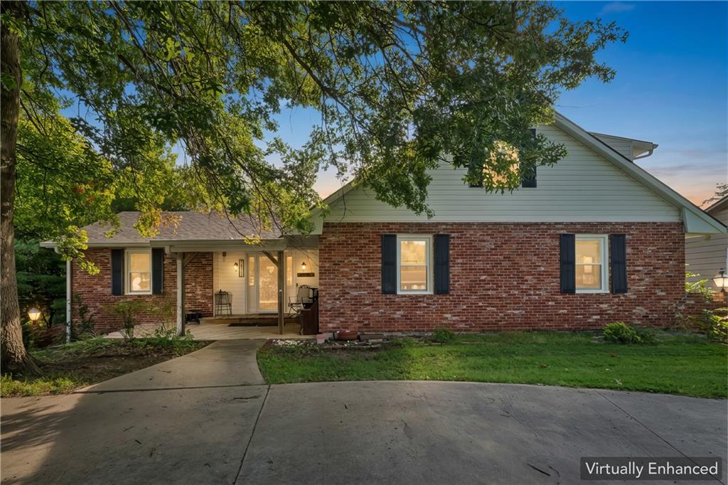 1411 Northfield Park Blvd, Warrensburg, MO 64093