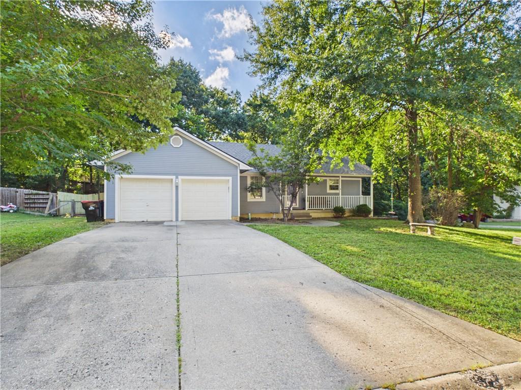 1407 Woodlawn Dr, Warrensburg, MO 64093