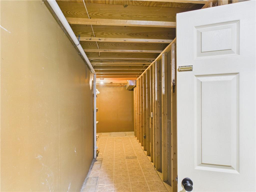 1407 Woodlawn Dr, Warrensburg, MO 64093