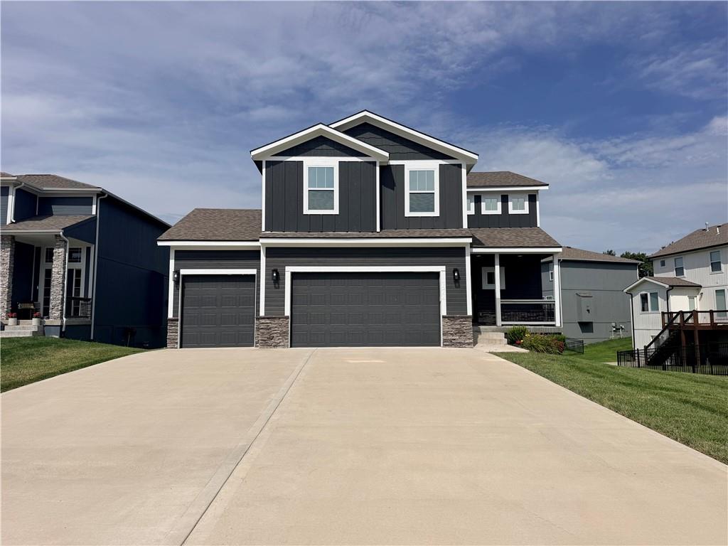 1244 Hillmann Ln, Warrensburg, MO 64093