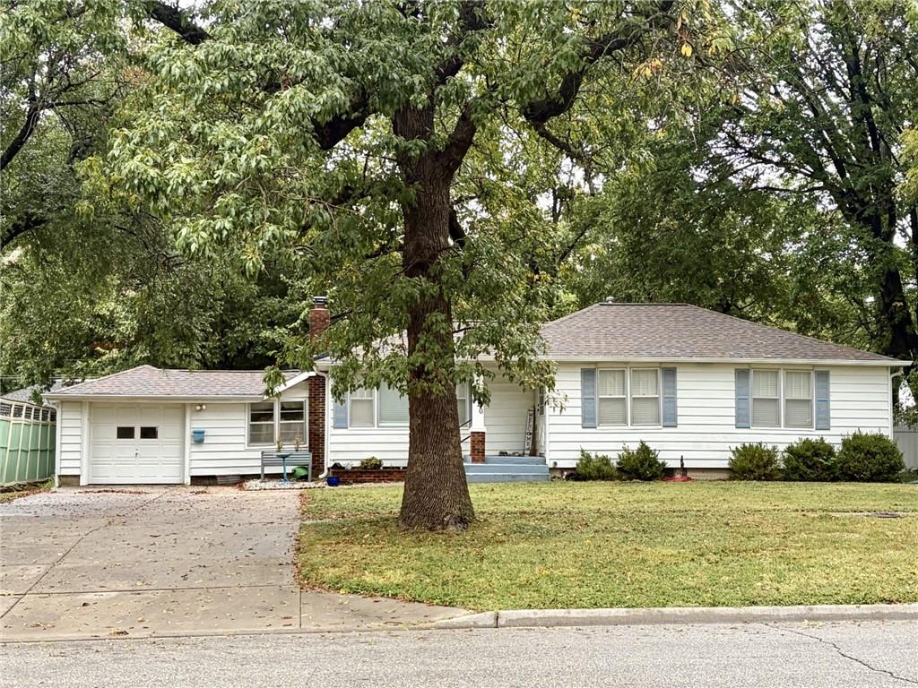 720 Neosho St, Burlington, KS 66839