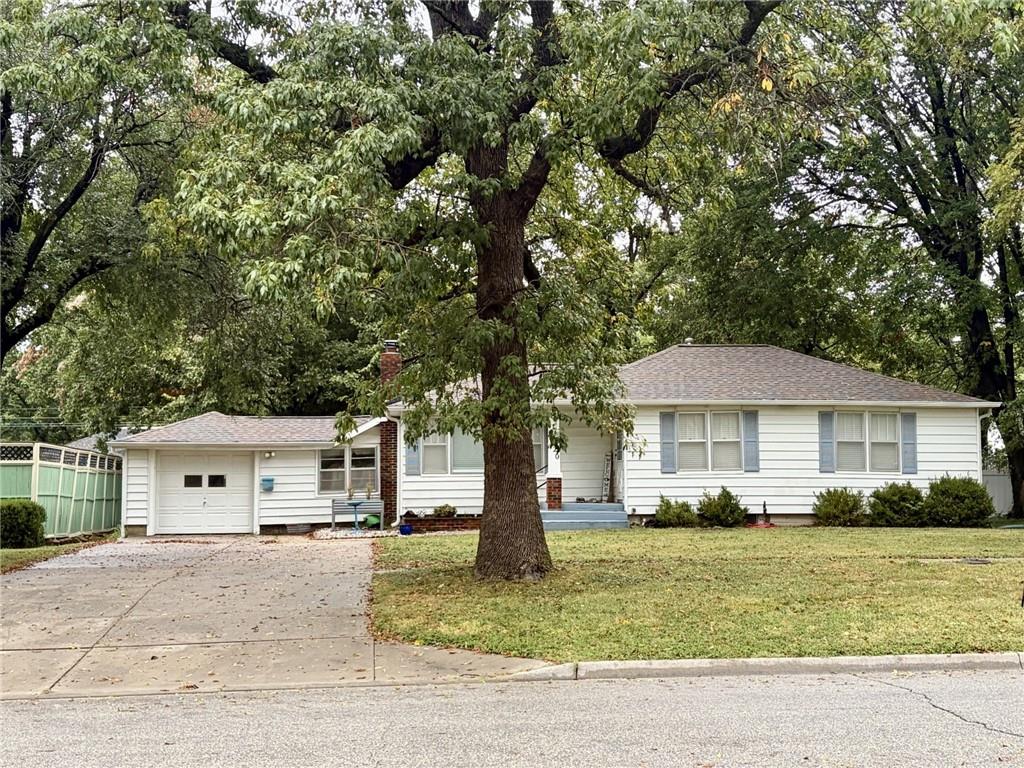 720 Neosho St, Burlington, KS 66839