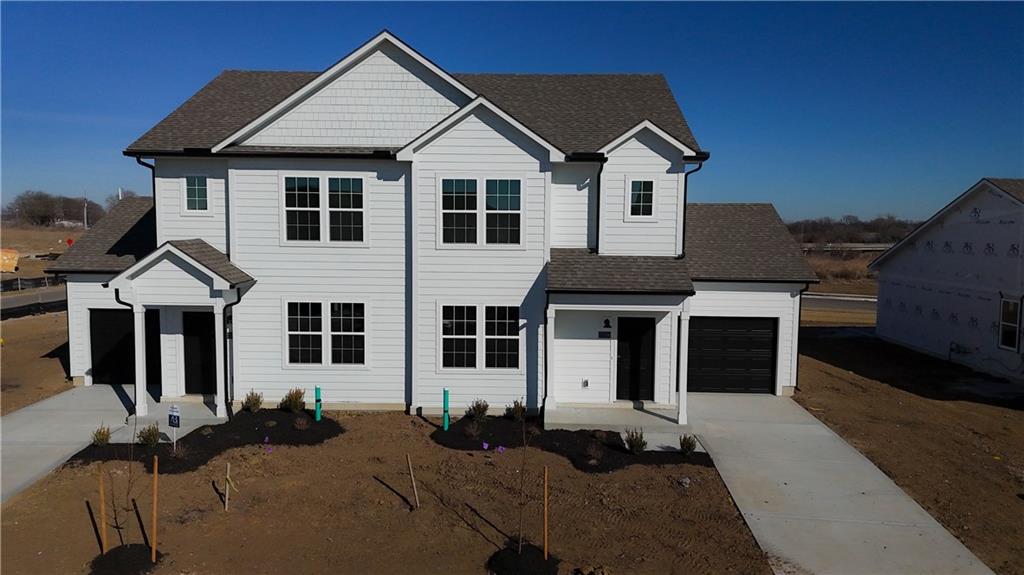 12413 S Acacia Dr, Lee's Summit, MO 64086