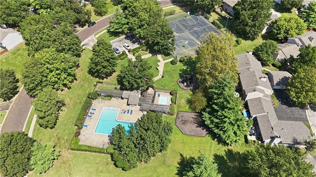 10991 Gillette St, Overland Park, KS 66210
