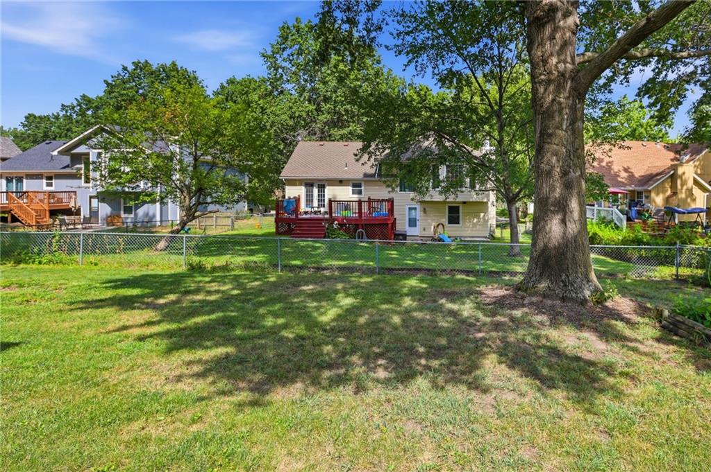 15295 Newton Dr, Overland Park, KS 66223