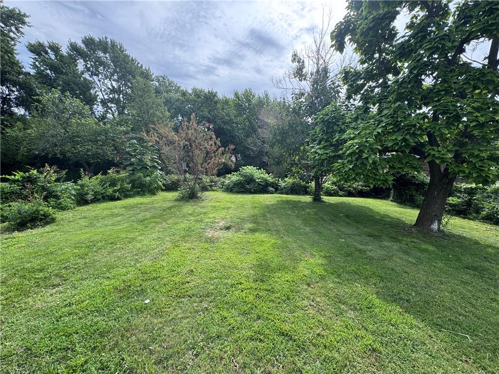 6437 Craig St, Merriam, KS 66202