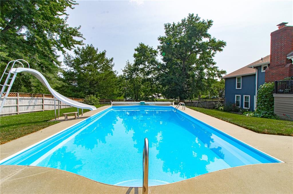 3518 SW Meyer Blvd, Blue Springs, MO 64015