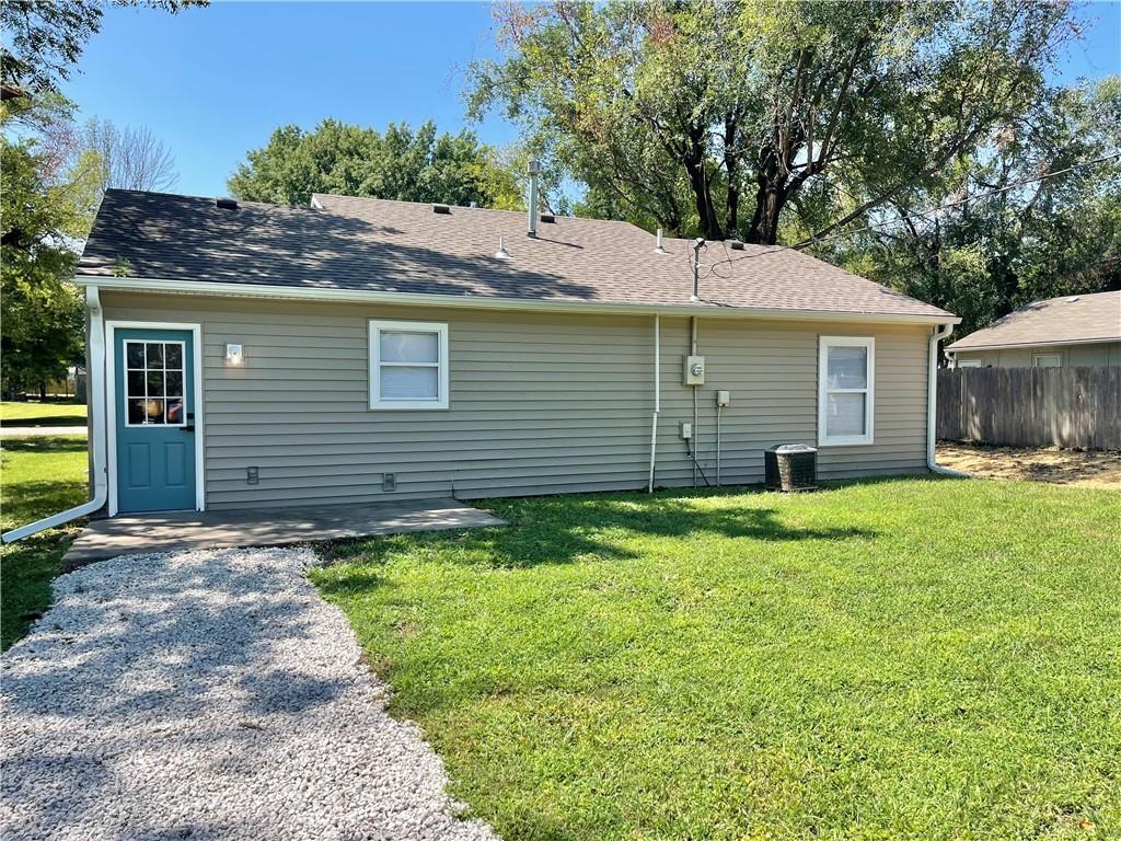 302 Gum St, Garden City, MO 64747