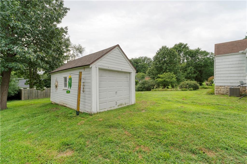 211 NE 82 Ter, Kansas City, MO 64118