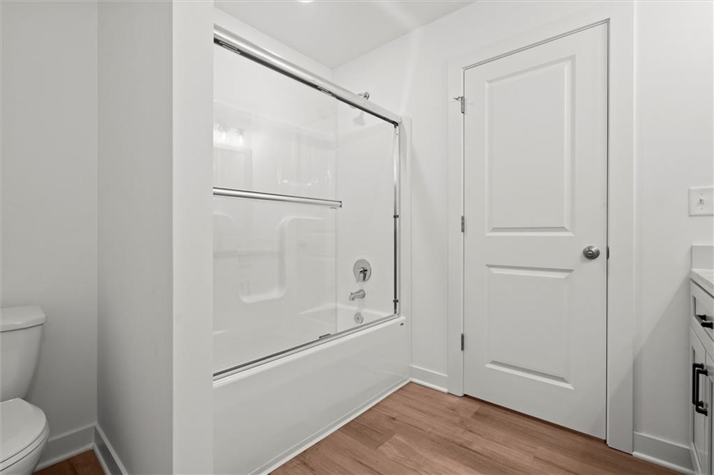 3933 NW 94th St, Kansas City, MO 64154