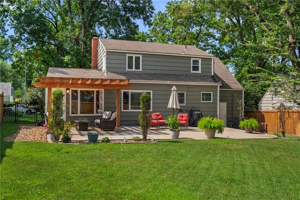 4108 W 74th St, Prairie Village, KS 66208