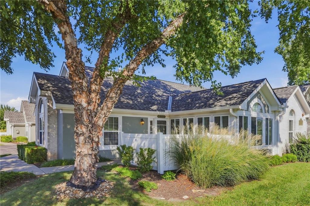 7104 Hedge Lane Ter, Shawnee, KS 66227