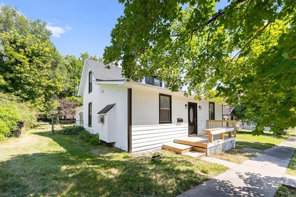106 S Jeffreys St, Pleasant Hill, MO 64080