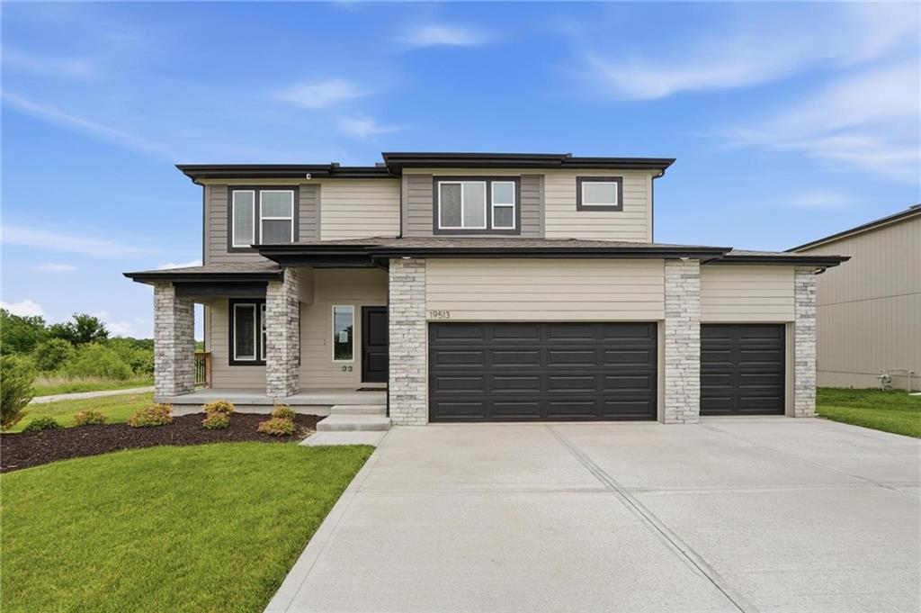 1506 SW 8th Ter, Oak Grove, MO 64075