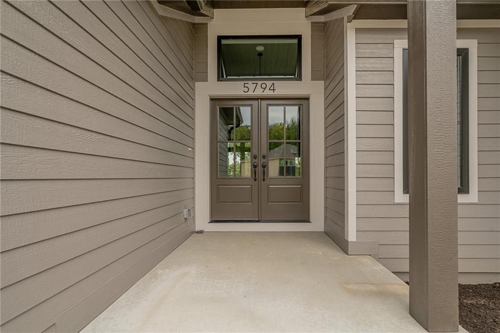 13548 Terrace Park Dr, Parkville, MO 64152