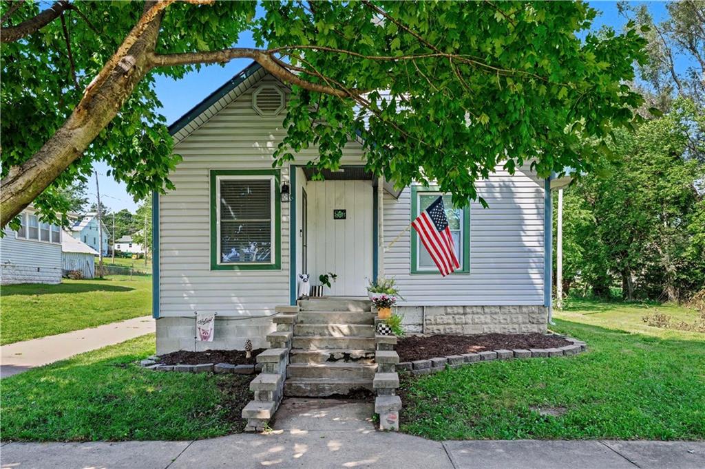 206 N 4th St, Fairfax, MO 64446