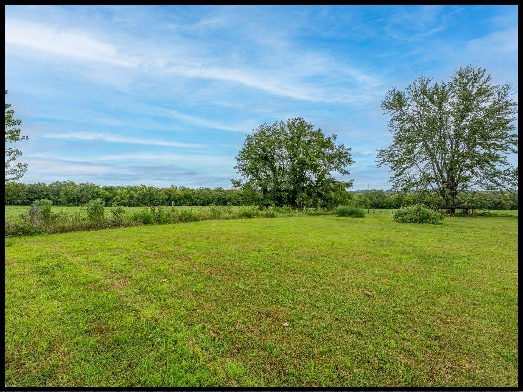 560 NE 115 Rd, Knob Noster, MO 64093