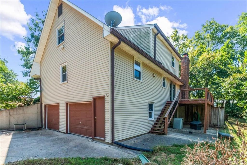 6820 S Hillside School Rd, Oak Grove, MO 64075