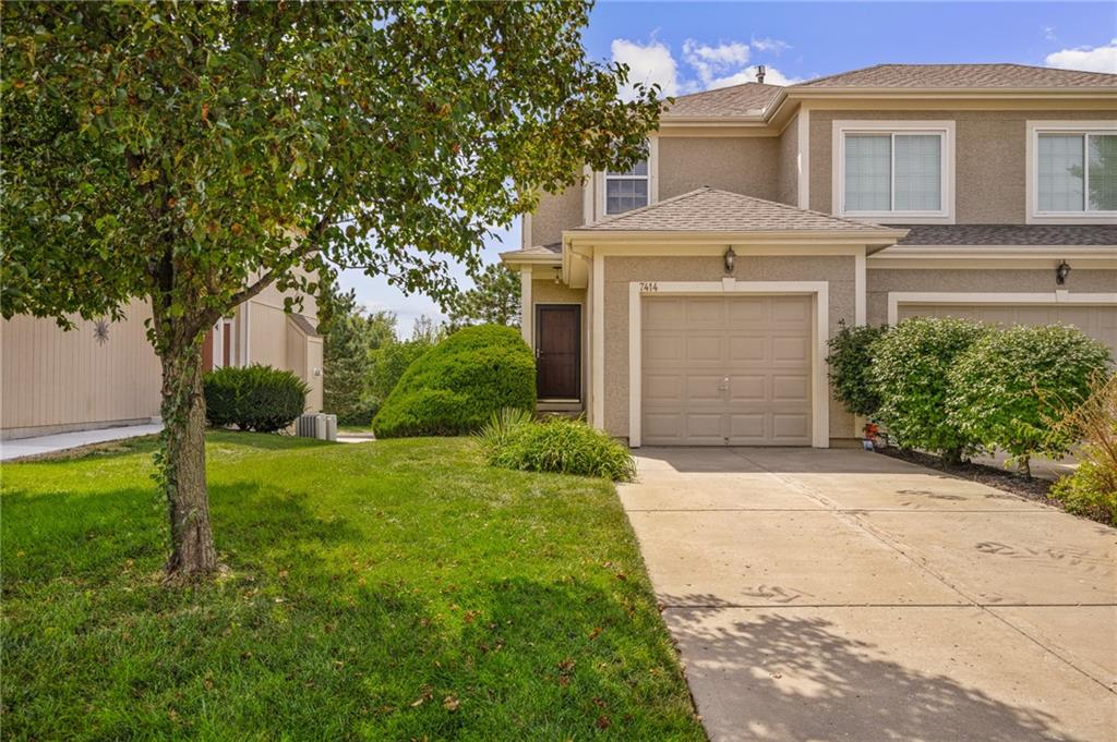 7414 Mccoy St, Shawnee, KS 66227