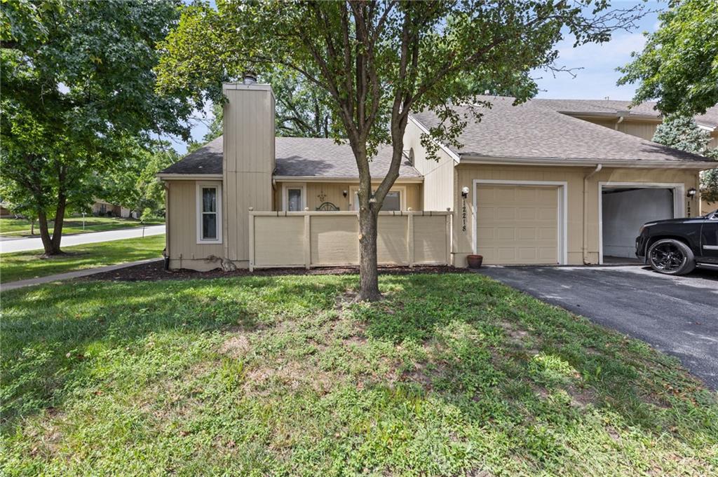 12218 Holmes Ln, Kansas City, MO 64146