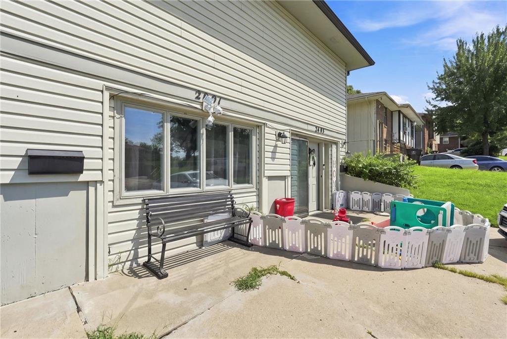 2801 Englewood Ter, Independence, MO 64052