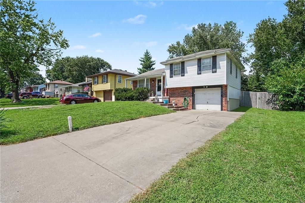 5052 NE 56th Pl, Kansas City, MO 64119