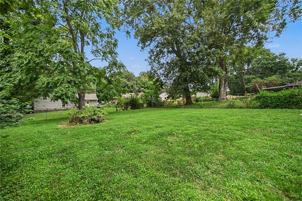 11214 E 53rd Ter, Raytown, MO 64133