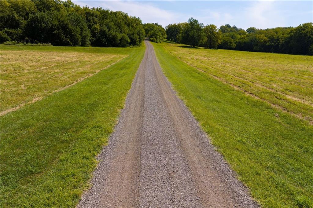 856 E 1150 Rd, Baldwin City, KS 66006
