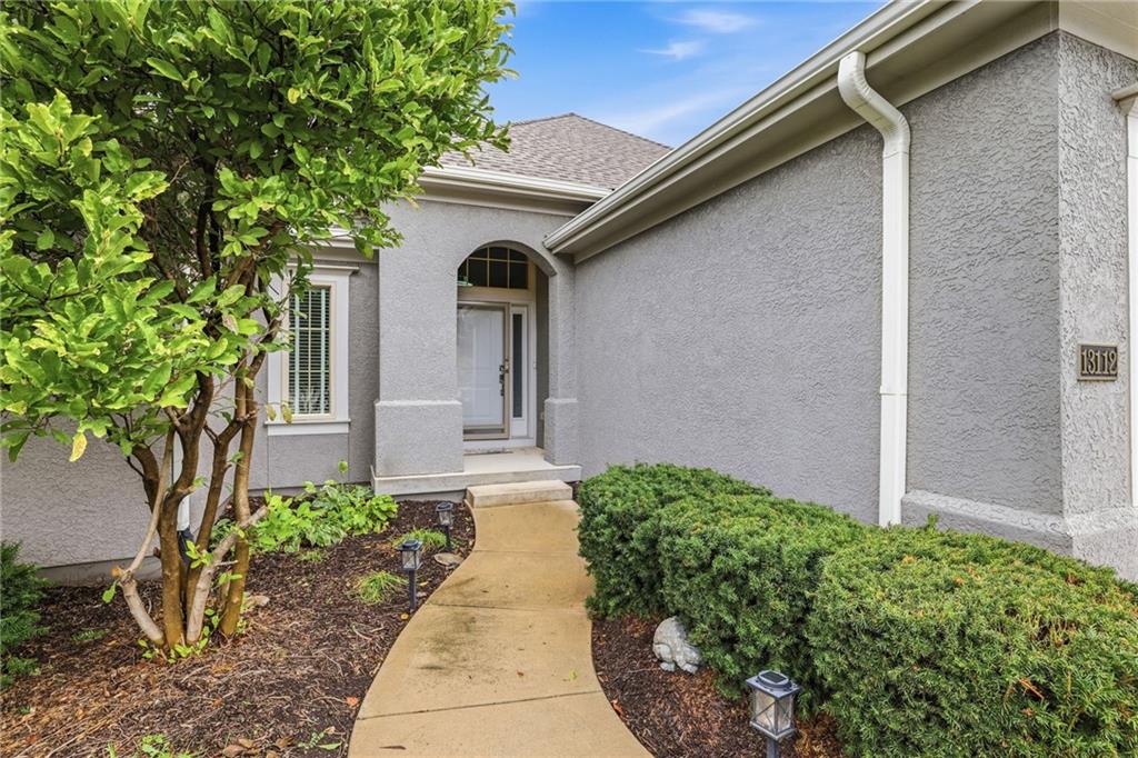 13112 W 170th St, Overland Park, KS 66221