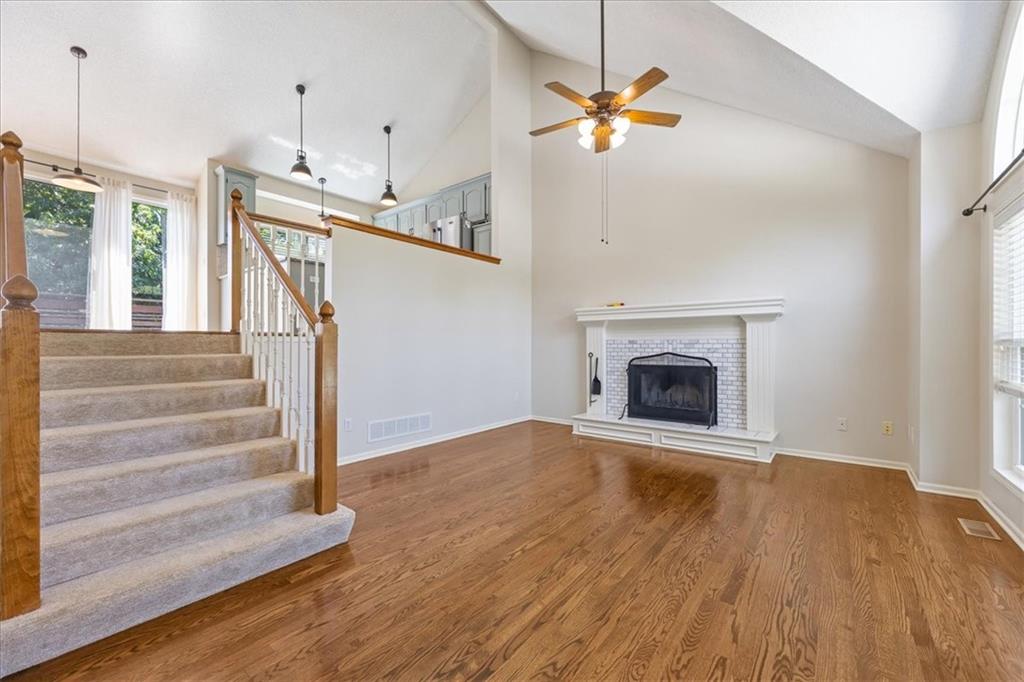 19999 W 219th Ter, Spring Hill, KS 66083